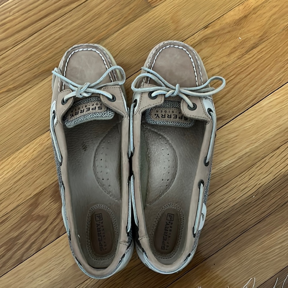 WOMENS SPERRY BOAT SHOE size 8